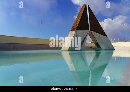 Monumento aos Combatentes do Ultramar, Denkmal für die Veteranen der Übersee im Forte do Bom Sucesso in Belem, Lissabon, Portugal Stockfoto