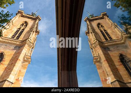 Frankreich, das Elsaß, Colmar, genannt Martinsmünster, die römische katholische (ehemalige) Kollegiatkirche Saint-Martin (Collégiale Saint-Martin) ist die dominierende Sackgasse Stockfoto