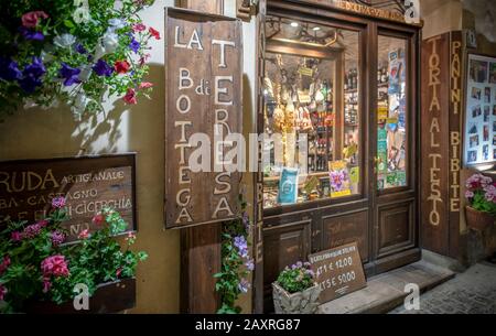 Metzgerei in Spello, Provinz Perugia, Umbrien, Italien Stockfoto