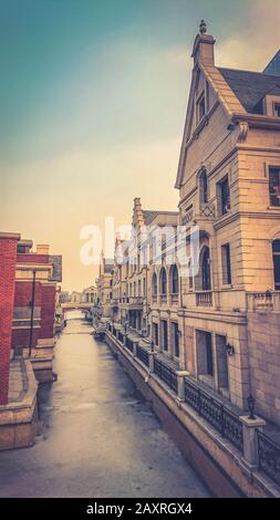 Venedig / Venetien / Italien - 23. Juni 2019: Der schiefe Campanile von San Giorgio dei Greci in Venedig wurde von Bernardo Ongarin gebaut. Es war das Zentrum des Stockfoto