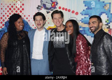 Los Angeles, Kalifornien, USA. Februar 2020. Natasha Rothwell, Ben Schwartz, Jim Carrey, Tika Sumpter, Lee Majdoub 12.02.2020 "Sonic The Hedgehog" Special Screening im Regency Village Theatre in Los Angeles, CA Photo von Izumi Hasegawa/HollywoodNewsWire.Co Credit: Hollywood News Wire Inc./Alamy Live News Stockfoto