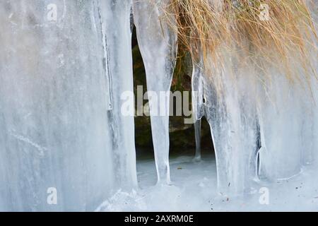 Tiefgefrorener Wasserfall im Winter, Rieslochfälle, Bodenmais, Nationalpark Bayerischer Wald, Bayern, Deutschland Stockfoto