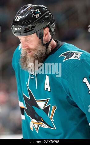San Jose Sharks Center Joe Thornton (19) während des NHL-Eishockeyspiels gegen die Calgary Flames, Montag, 10. Februar 2020, in San Jose, Kalifornien, USA. Die Flames besiegten die Sharks 6:2. (Foto von IOS/ESPA-Images) Stockfoto