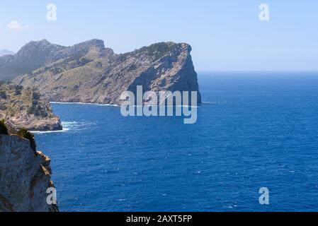 Cap de Formentor auf der Insel Mallorca, ein Aussichtspunkt auf die Berge und das Mittelmeer Stockfoto