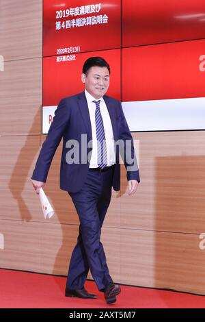 Tokio, Japan. Februar 2020. Hiroshi Mikitani Chairman und CEO des japanischen˜e-Commerce-Giganten Rakuten nimmt an einer Pressekonferenz Teil, um die˜-Finanzergebnisse des Unternehmens für das Geschäftsjahr bis zum 31. Dezember 2019 bekannt zu geben. Credit: Rodrigo Reyes Marin/ZUMA Wire/Alamy Live News Stockfoto