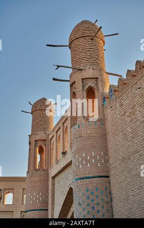 Aussendetail des Tasch-Hauli-Palastes, Ichan Qal'а, Chiwa, Usbekistan, Zentralasien - Exterieur des Taschkhauli-Palastes oder Toshhovli, Itchan-Kala, K. Stockfoto