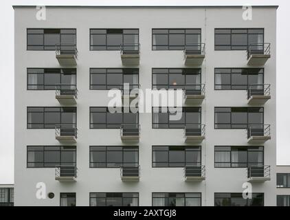 Dessau, Bauhaus, Prellerhaus 1925-26 von Walter Gropius, Fassadenausschlag von Osten Stockfoto