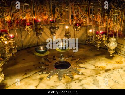 Bethlehem von Galiläa, Israel - 19.12.2019: Kirche des geborenen Christus - der heiligste Ort Stockfoto