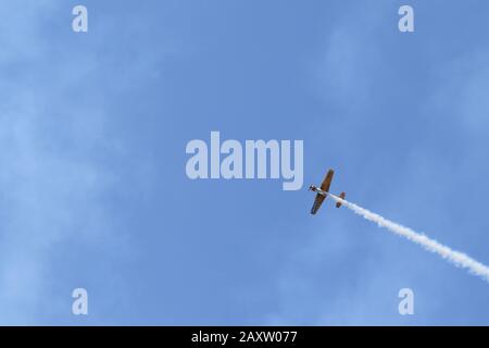 Yak-52-Formation in Bukarest, Rumänien, 15. September 2018 - Crangasi Air Show Stockfoto