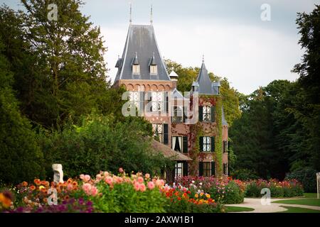 Schloss Keukenhof während der jährlichen Sommerdahlia Exposition Tage in Lisse, Holland Stockfoto