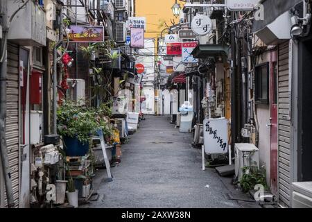 Japan, Tokio: Verlassene Golden Gay-Spur in Shinjuku Stockfoto