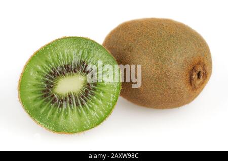 Zwei Kiwi isoliert auf weißem Hintergrund mit Beschneidungspfad Stockfoto