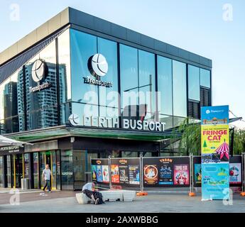 Transperth Busport am Yagan Square Perth, WA, Australien. Stockfoto