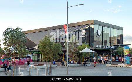 Transperth Busport am Yagan Square Perth, WA, Australien. Stockfoto