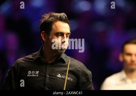 Cardiff UK. Februar 2020. Ronnie O'Sullivan aus England während seines 3. Vorrundenspiels gegen Anthony Hamilton aus England. ManBet X Welsh Open Snooker 2020, Tag 4 in der Motorpoint Arena in Cardifft, Südwales am Donnerstag, 13. Februar 2020, Foto von Andrew Orchard/Andrew Orchard Sportfotografie/Alamy Live News Stockfoto