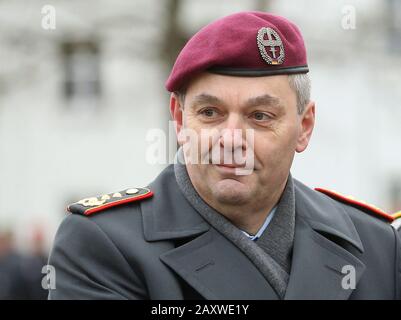 Strausberg, Deutschland. Februar 2020. Oberleutnant Alfons Mais übernimmt das Kommando über das Bundesheer. Sein Vorgänger, Oberstleutnant Jörg Vollmer, wird Kommandeur des NATO-Kommandos "Allied Joint Forces" in Brunssum, Niederlande. Kredit: Wolfgang Kumm / dpa / Alamy Live News Stockfoto