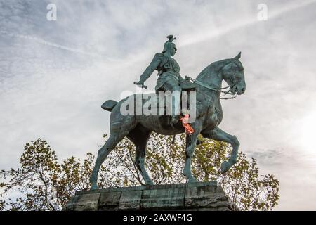 Kaiser-Wilhelm-Statue an der Brücke in Köln Stockfoto