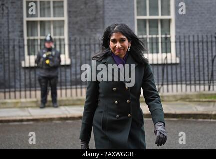 Neu ernannte Generalstaatsanwältin Suella Braverman verlässt Downing Street, London, da Premierminister Boris Johnson sein Kabinett umstellt. Stockfoto