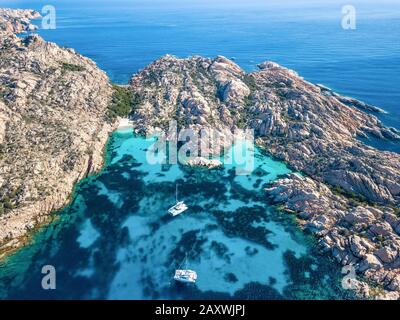 Blick auf die Küste von Cala Coticcio, einem der schönsten Strände der Welt, Insel La Maddalena, Sardinien Stockfoto