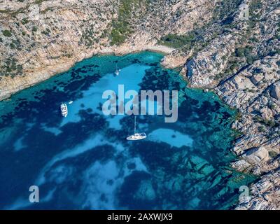 Blick auf die Küste von Cala Coticcio, einem der schönsten Strände der Welt, Insel La Maddalena, Sardinien Stockfoto