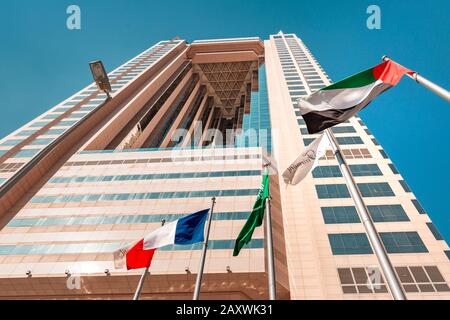 26. November 2019, VAE, Dubai: Außenansicht des luxuriösen Fairmont Hotelgebäudes. Unterkunft in den Arabischen Emiraten Stockfoto