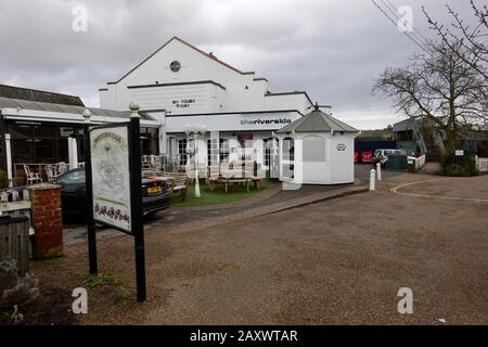 Woodbridge, Suffolk, Großbritannien - 13. Februar 2020: The Riverside Quay Theatre and Cinema. Stockfoto