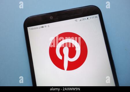 Pinterest-Logo wird auf dem Smartphone angezeigt Stockfoto