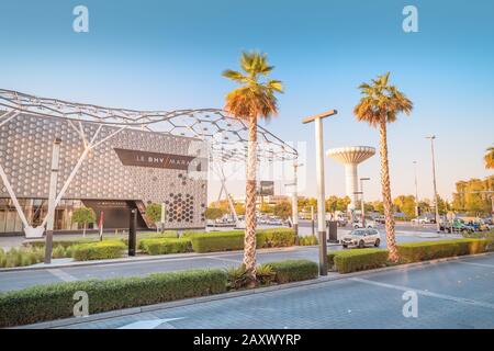 November 2019, Vereinigte Arabische Emirate, Dubai: Kaufhaus im neuen Dubai District City Walk Stockfoto