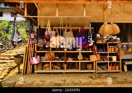 Souvenirladen in Tasikmalaya, West Java, Indonesien Stockfoto