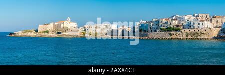 Die schöne Küste von Vieste, Provinz Foggia, Apulien, Italien. Stockfoto