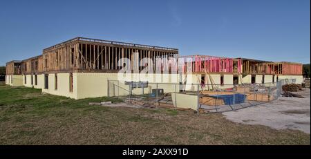Wiederaufbau nach Hurrikan Harvey 2017, Mehrfamilienkomplex, Rockport, Texas. Stockfoto