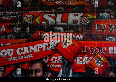 Graffiti im Tunnel das Estadio da Luz oder Estadio do Sport Lisboa e Benfica Stockfoto