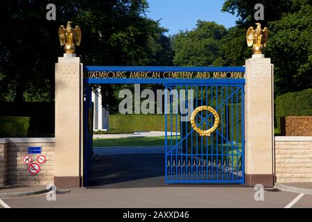 Das Eingangstor des Zweiten Weltkriegs in Luxemburg amerikanischer Friedhof und Gedenkstätte in Hamm, Luxemburg Stockfoto