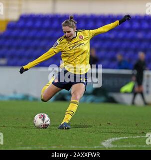 Deva Stadium, Chester, Cheshire, Großbritannien. Februar 2020. Damen Super League Football, Liverpool Womens gegen Arsenal Womens; Vivianne Miedema von Arsenal Women schießt für Goal Credit: Action Plus Sports/Alamy Live News Stockfoto