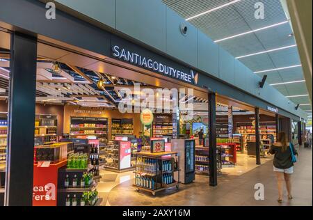 Zollfreies Einkaufen auf dem Flughafen Santiago de Chile (internationaler Flughafen Arturo Merino Benítez) Santiago, Hauptstadt von Chile, Südamerika Stockfoto