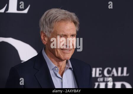 Los Angeles, USA. Februar 2020. Harrison Ford bei der Weltpremiere "The Call Of The Wild" im El Capitan Theatre in Los Angeles, Kalifornien, 13. Februar 2020. Fotokredit: Joseph Martinez/PictureLux Credit: PictureLux/The Hollywood Archive/Alamy Live News Stockfoto