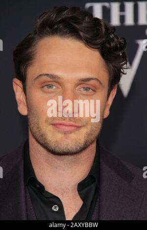 Los Angeles, USA. Februar 2020. Colin Woodell bei der Weltpremiere "The Call Of The Wild" im El Capitan Theatre in Los Angeles, Kalifornien, 13. Februar 2020. Fotokredit: Joseph Martinez/PictureLux Credit: PictureLux/The Hollywood Archive/Alamy Live News Stockfoto