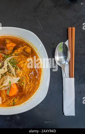 Bo Kho - Vietnamesen haben Rinderbrisket und Reisnudel gedünstet Stockfoto