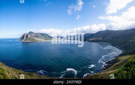 Der Blick über die Hout Bay vom Chapman's Peak Drive auf der Halbinsel Cap, Südafrika Stockfoto