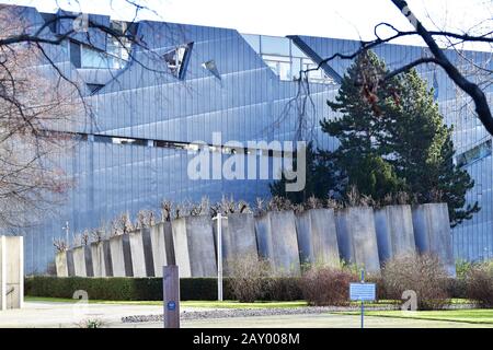 Berlin, Deutschland. Februar 2020. Die Fassade des Neubaus des Jüdischen Museums. Kredit: Soeren Stache / dpa-Zentralbild / ZB / dpa / Alamy Live News Stockfoto