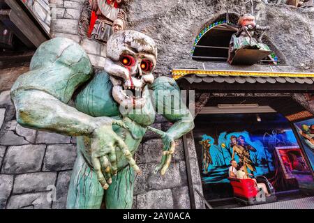 Juli 2019, Wien, Österreich: Haus der Horror-Attraktion im Wiener Prater-Vergnügungspark Stockfoto