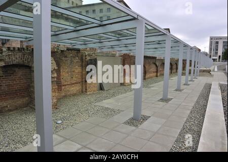 Neu gestalteter Außenbereich der Ausstellung Topographie Des Terrors auf dem Gelände des ehemaligen SS-Hauptquartiers Berlin, Deutschland, Eu Stockfoto