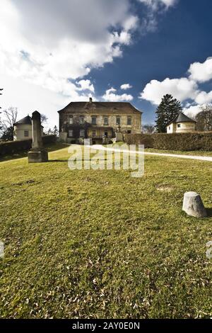 Burg in Karnabrunn, Weinviertel, Niederösterreich, Österreich Stockfoto