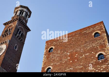 Die Torre dei Lamberti in Verona, Italien, Europa/die Torre dei Lamberti in Verona, Italien, Europa Stockfoto