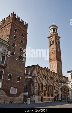 Die Torre dei Lamberti in Verona, Italien, Europa/die Torre dei Lamberti in Verona, Italien, Europa Stockfoto