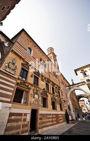 Die Torre dei Lamberti in Verona, Italien, Europa/die Torre dei Lamberti in Verona, Italien, Europa Stockfoto