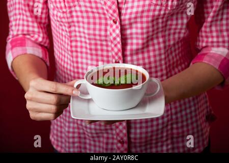 Tomatensuppe serviert Stockfoto