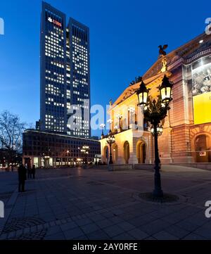 Blick auf die alte Oper Frankfurt Stockfoto