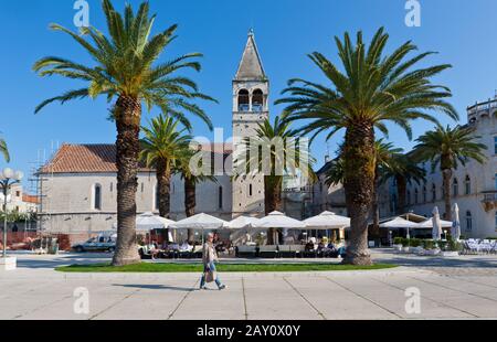 Riva Promenade und Palast Stockfoto