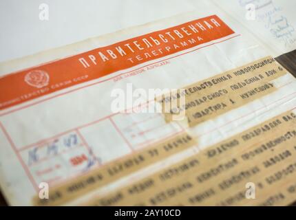 Novorossijsk, Russland - 01. August 2019: Regierungstelegramm (Schießen mit geringer Schärfentiefe) Stockfoto